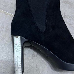 Geox suede Italian leather ankle boots black like new size 10